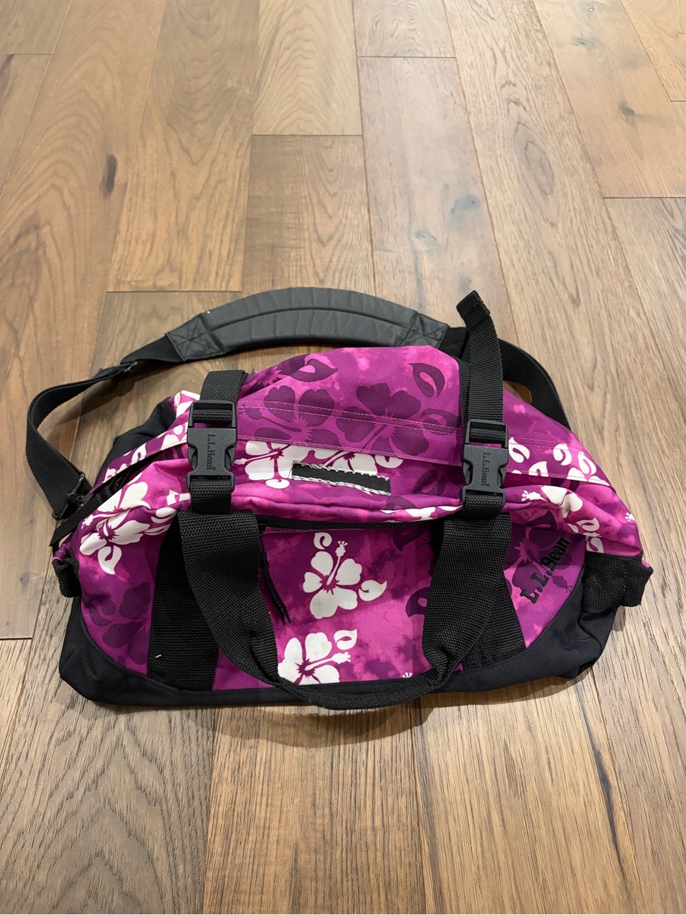 L.L. Bean Duffle Bag Purple Hibiscus Floral Print Travel Gym Weekender Medium 16